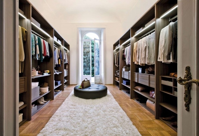 Awesome Walk In Closet For Couples Photos