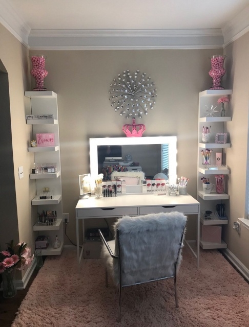 Classy Makeup Closet Ideas Image