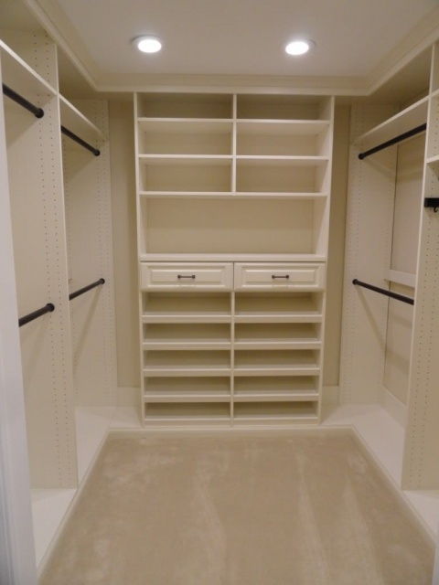 Classy Walk In Closet Layout Design Photos