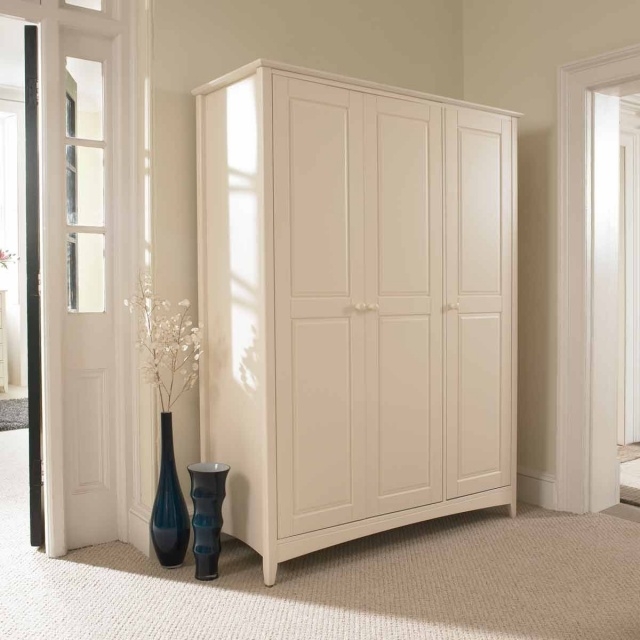 Creative Free Standing Wardrobe Photo