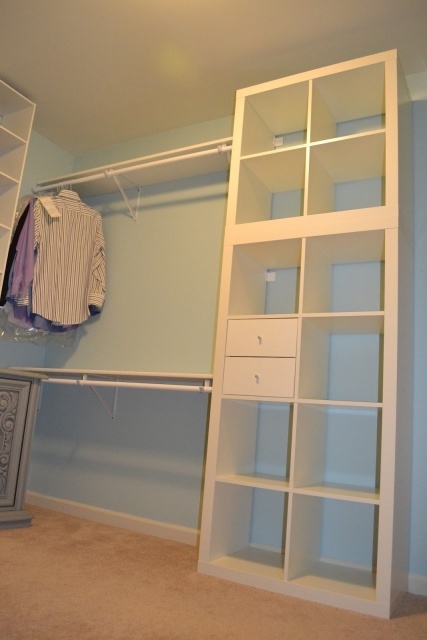 Fantastic Walk In Closet 2X2 Image