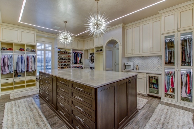 Good Master Bedroom Closet Designs Pic