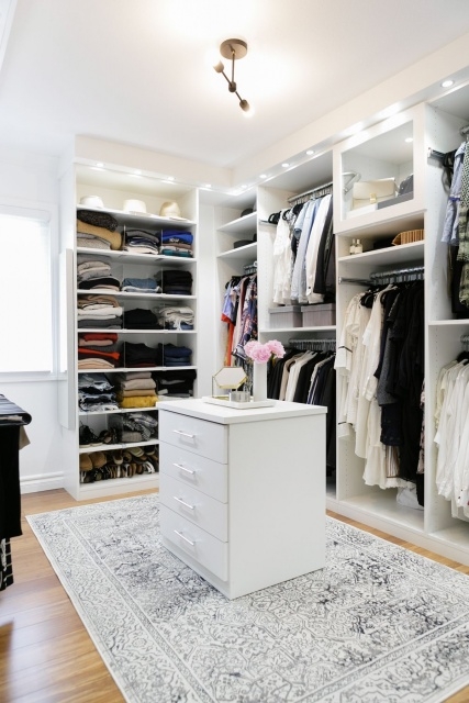 Gorgeous Walk In Wardrobe White Pic