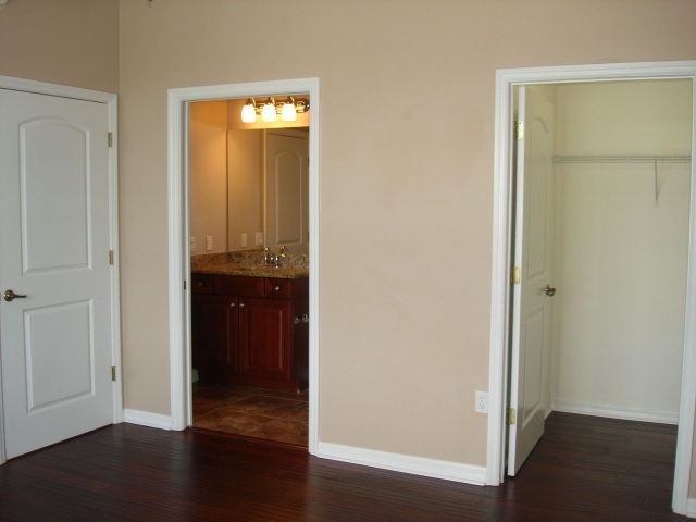 Inspiring Walk In Closet 2X2 Photo