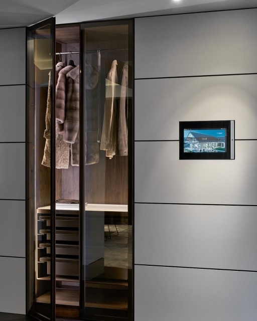 Luxurious Walk In Closet Entrance Pictures