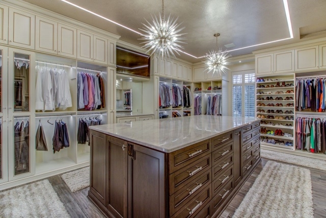 Luxurious Walk In Closet For Him And Her Images