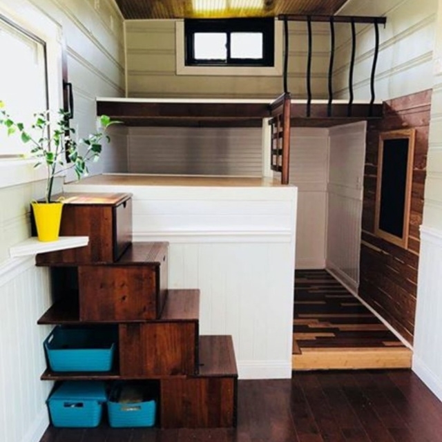 Luxury Tiny House With Walk In Closet Pic