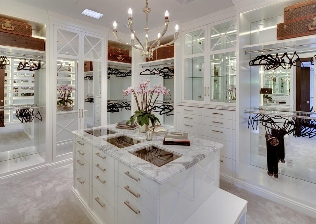 Popular Elegant Walk In Closet Picture