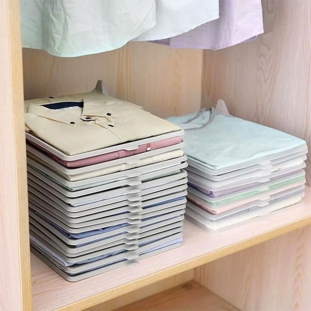 Simple Effortless Clothes Organizer Photos