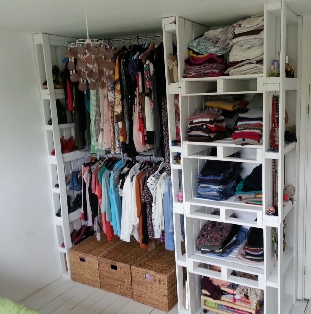 Simple Pallet Closet Ideas Pic