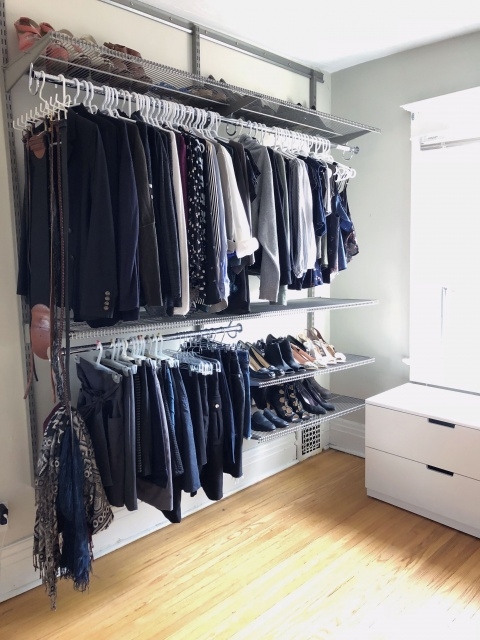 Simple Small Closet Room Design Picture
