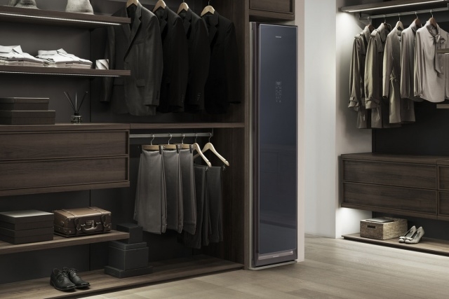 Splendid Smart Wardrobe System Photo