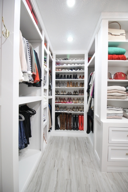 Stunning Walk In Closet Tour Photo