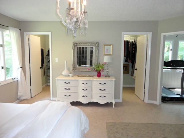 Stylish Bedroom Design With Bathroom And Walk In Closet Photos