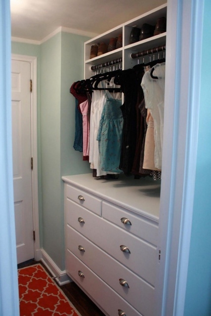 Stylish Small Built In Closet Image