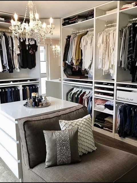 Top Pinterest Small Walk In Closet Pictures
