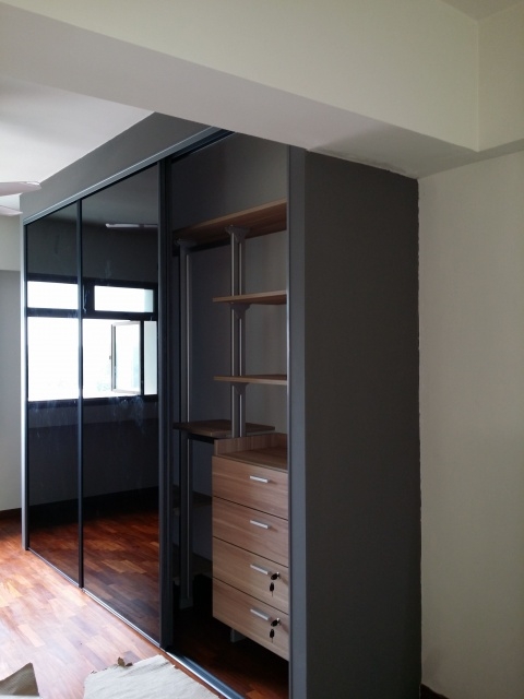 Top Pole System Wardrobe Pic