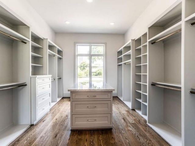 Top Walk In Closet With Window Photos